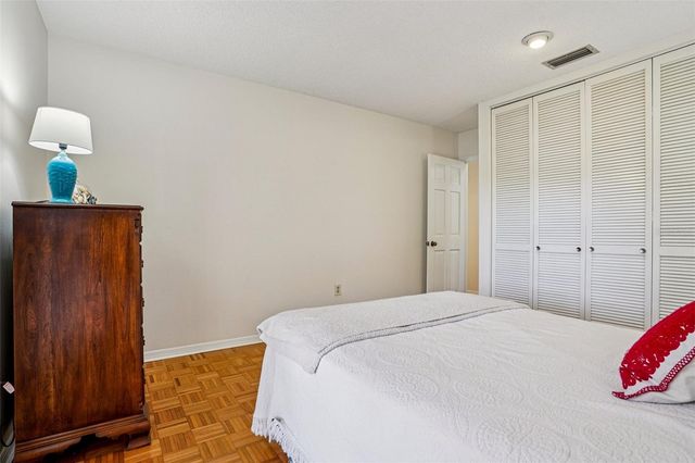 37048 COUNTY ROAD 452, Grand Island, FL 32735