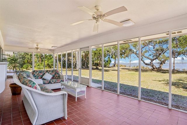 37048 COUNTY ROAD 452, Grand Island, FL 32735