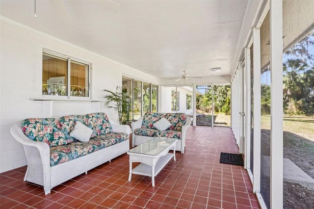 37048 COUNTY ROAD 452, Grand Island, FL 32735