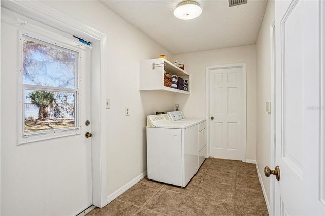 37048 COUNTY ROAD 452, Grand Island, FL 32735