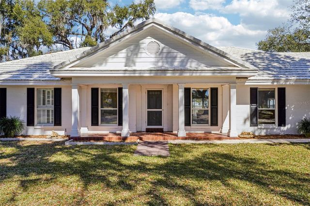 37048 COUNTY ROAD 452, Grand Island, FL 32735