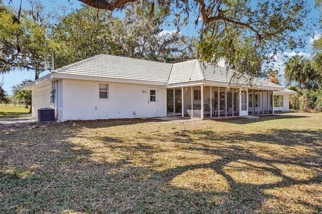 37048 COUNTY ROAD 452, Grand Island, FL 32735