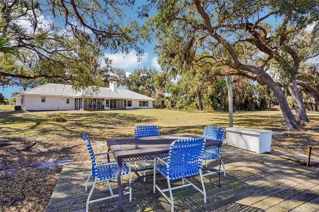 37048 COUNTY ROAD 452, Grand Island, FL 32735