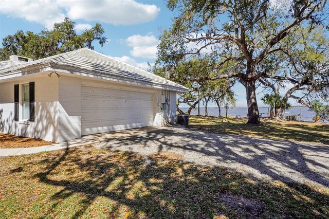 37048 COUNTY ROAD 452, Grand Island, FL 32735