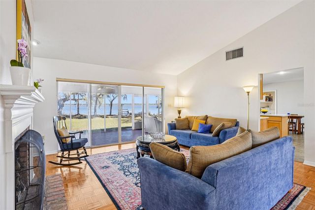 37048 COUNTY ROAD 452, Grand Island, FL 32735