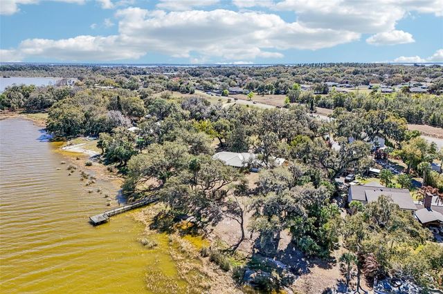 37048 COUNTY ROAD 452, Grand Island, FL 32735