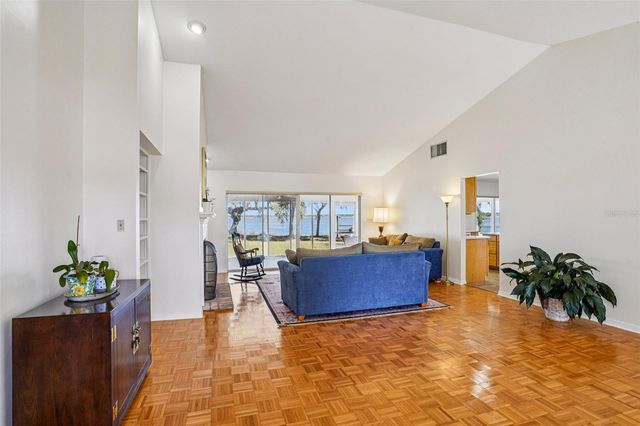 37048 COUNTY ROAD 452, Grand Island, FL 32735