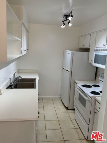 3205 Raintree Circle, Culver City, CA 90230