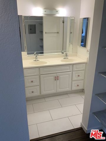 3205 Raintree Circle, Culver City, CA 90230