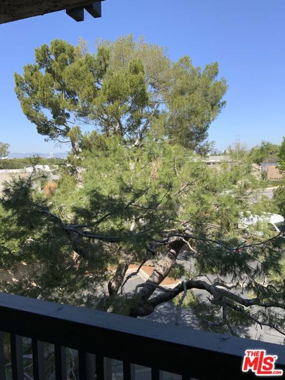 3205 Raintree Circle, Culver City, CA 90230
