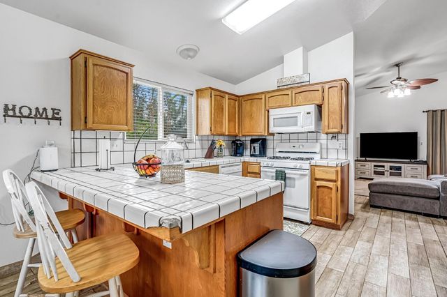 701 12th Avenue, Kingsburg, CA 93631