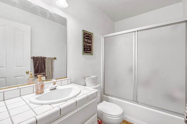 701 12th Avenue, Kingsburg, CA 93631