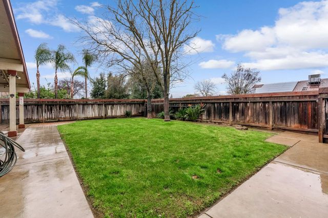 701 12th Avenue, Kingsburg, CA 93631