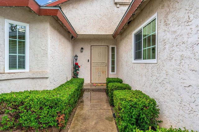 701 12th Avenue, Kingsburg, CA 93631