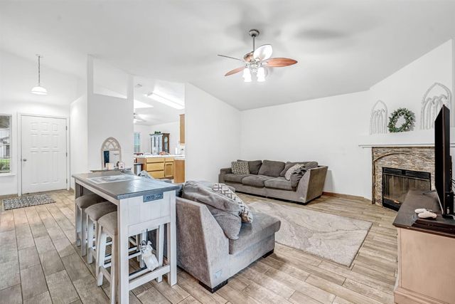 701 12th Avenue, Kingsburg, CA 93631