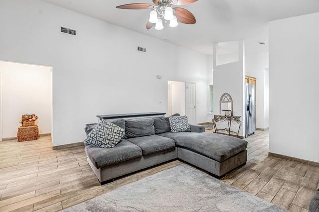 701 12th Avenue, Kingsburg, CA 93631