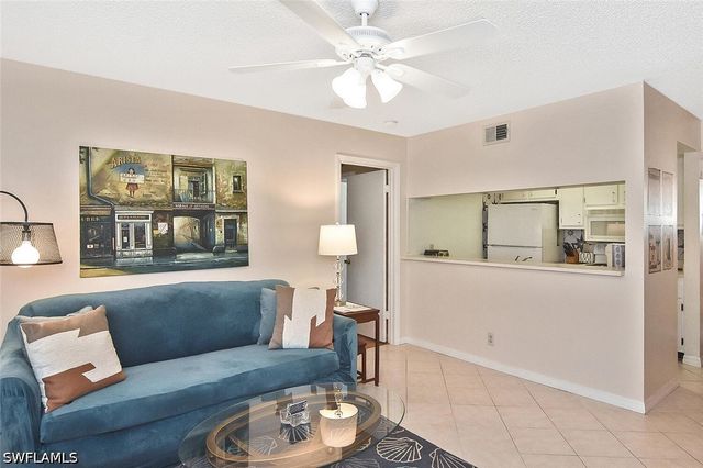4309 27th CT SW 202, Naples, FL 34116