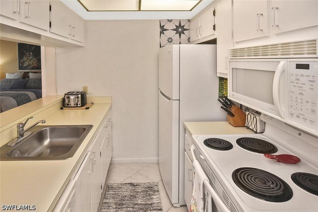 4309 27th CT SW 202, Naples, FL 34116