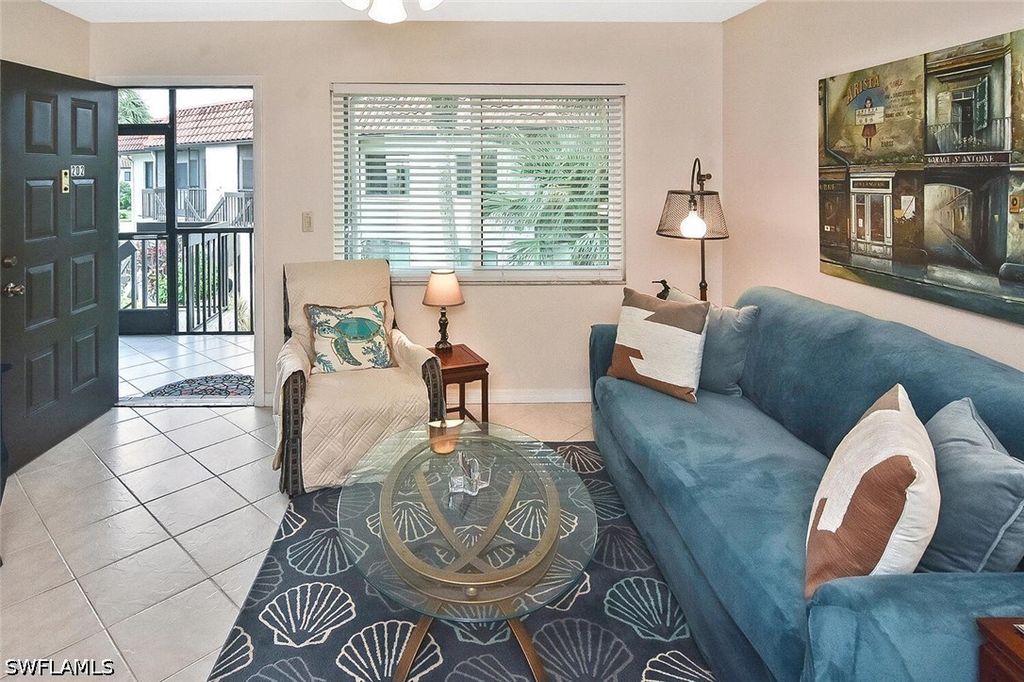 4309 27th CT SW 202, Naples, FL 34116