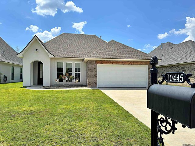 10445 Highland Lakes, Denham Springs, LA 70726