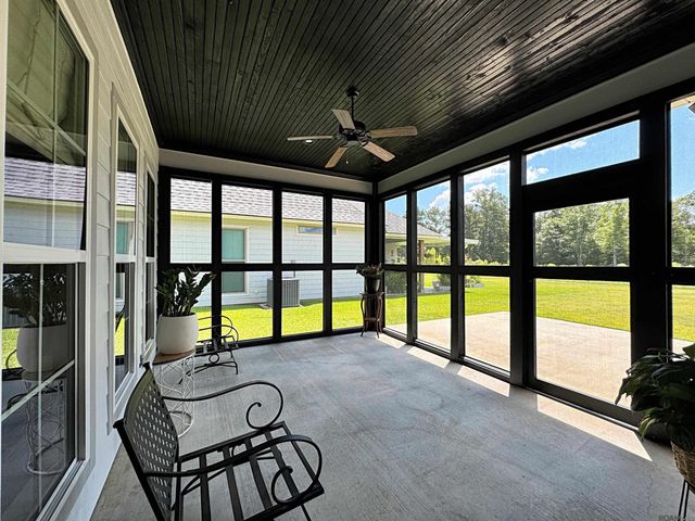10445 Highland Lakes, Denham Springs, LA 70726