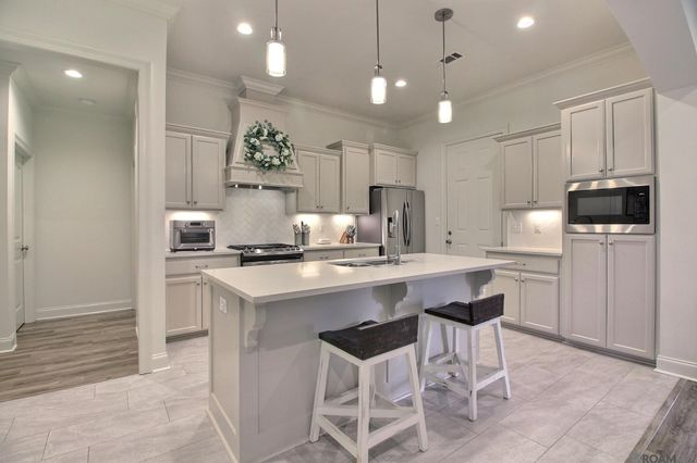 10445 Highland Lakes, Denham Springs, LA 70726