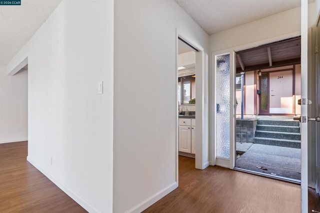 238 Camelback Rd, Pleasant Hill, CA 94523