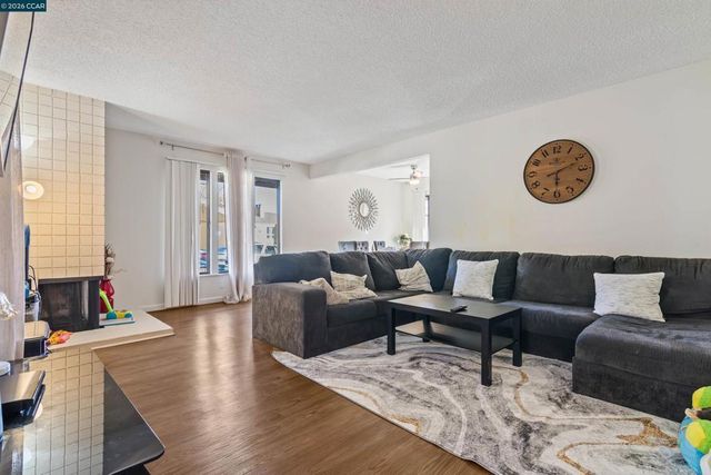 238 Camelback Rd, Pleasant Hill, CA 94523