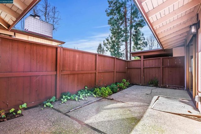 238 Camelback Rd, Pleasant Hill, CA 94523