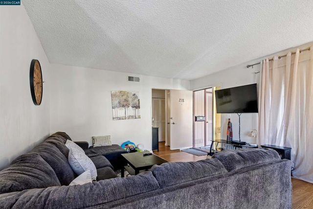 238 Camelback Rd, Pleasant Hill, CA 94523