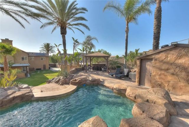 2383 Pacer, Norco, CA 92860