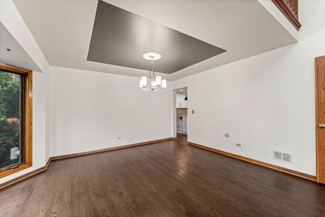 2 Rutgers Court, Hawthorn Woods, IL 60047