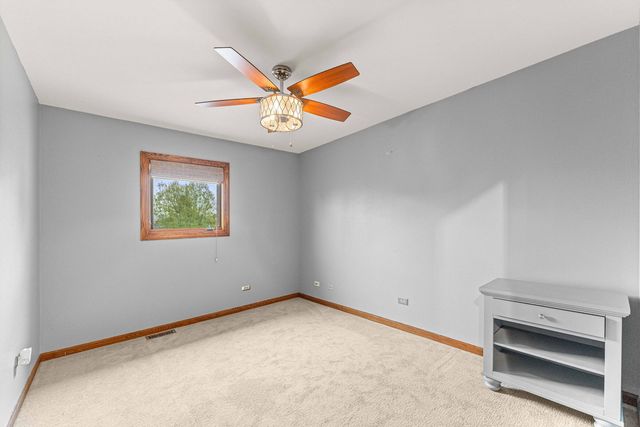 2 Rutgers Court, Hawthorn Woods, IL 60047