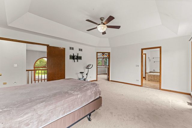 2 Rutgers Court, Hawthorn Woods, IL 60047