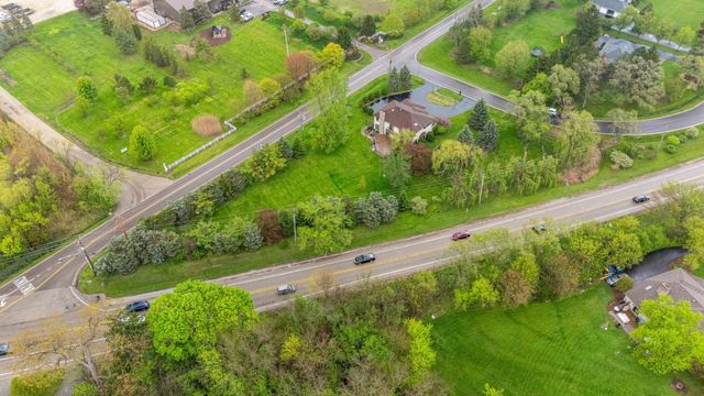 2 Rutgers Court, Hawthorn Woods, IL 60047