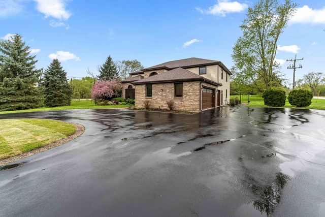 2 Rutgers Court, Hawthorn Woods, IL 60047