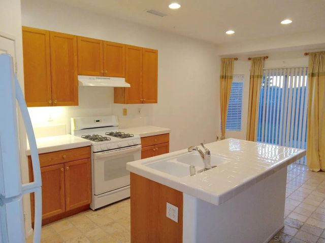 905 Glendora, Oceanside, CA 92057