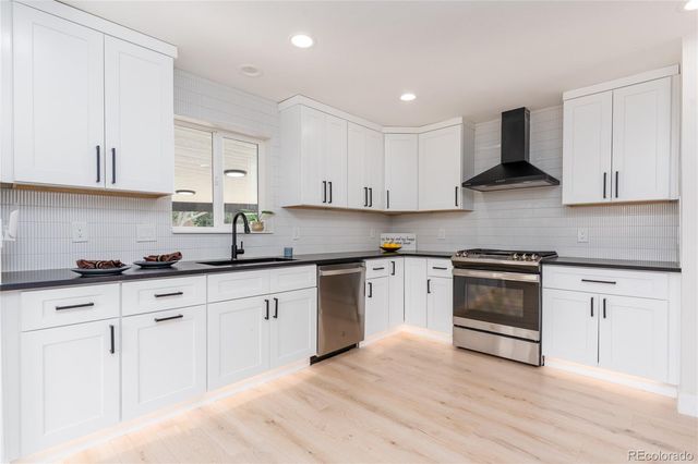 532 Galena Street, Aurora, CO 80010