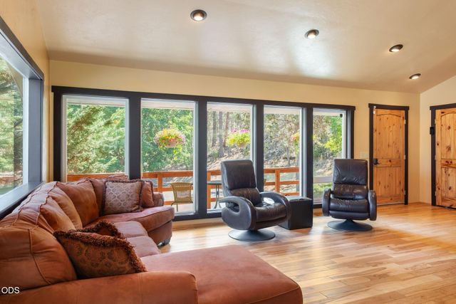 63435 O. B. Riley Road, Bend, OR 97703