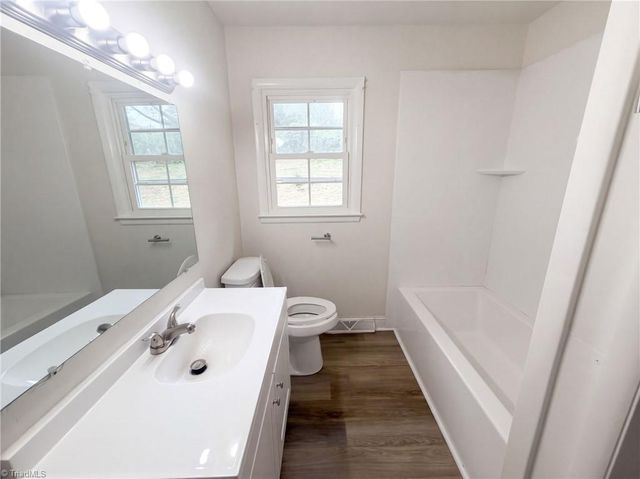 1502 Meadowview Road, Greensboro, NC 27403