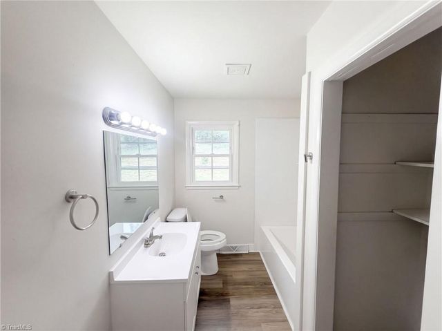 1502 Meadowview Road, Greensboro, NC 27403