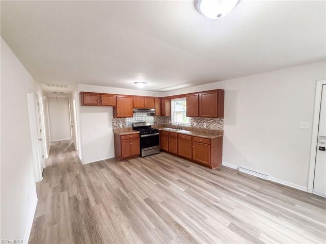 1502 Meadowview Road, Greensboro, NC 27403