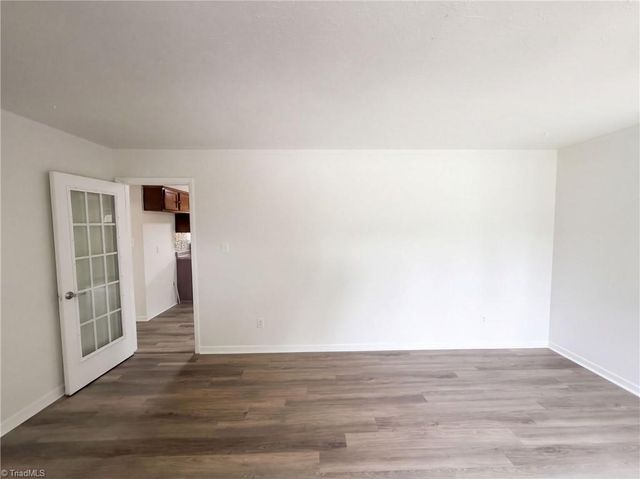 1502 Meadowview Road, Greensboro, NC 27403