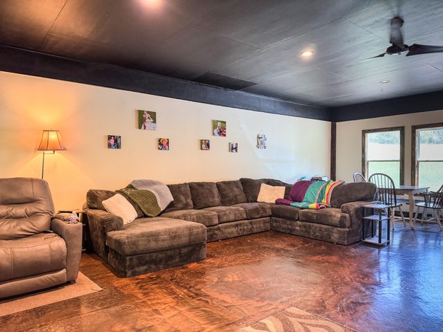 514 Paulding Rd., Ellisville, MS 39437