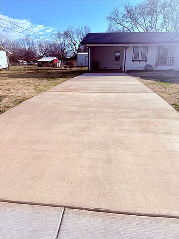 178 Davis Street, Pea Ridge, AR 72751