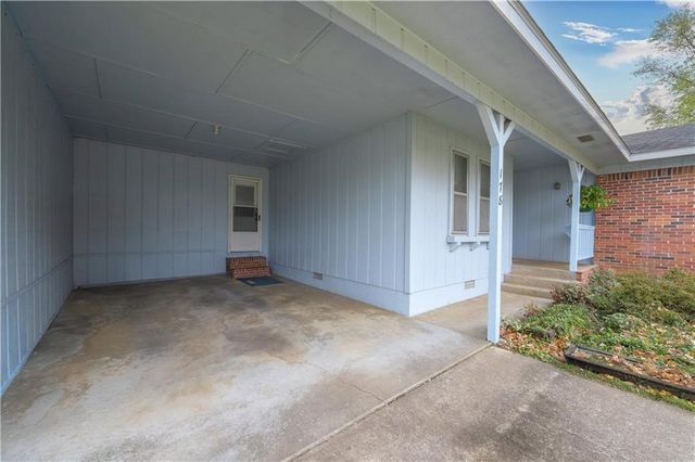 178 Davis Street, Pea Ridge, AR 72751