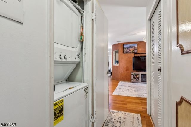 36 Farnham Sq, Sayreville Boro, NJ 08859