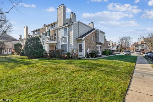 36 Farnham Sq, Sayreville Boro, NJ 08859