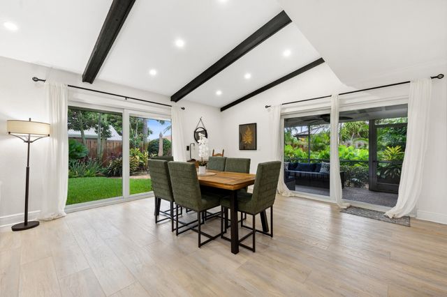 556 SW 24th Avenue, Boynton Beach, FL 33435