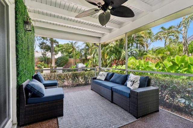 556 SW 24th Avenue, Boynton Beach, FL 33435